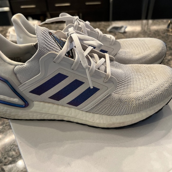 Adidas Ultraboost - Picture 1 of 5